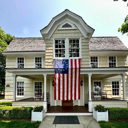 The 1708 House Bed & Breakfast Southampton Exterior photo