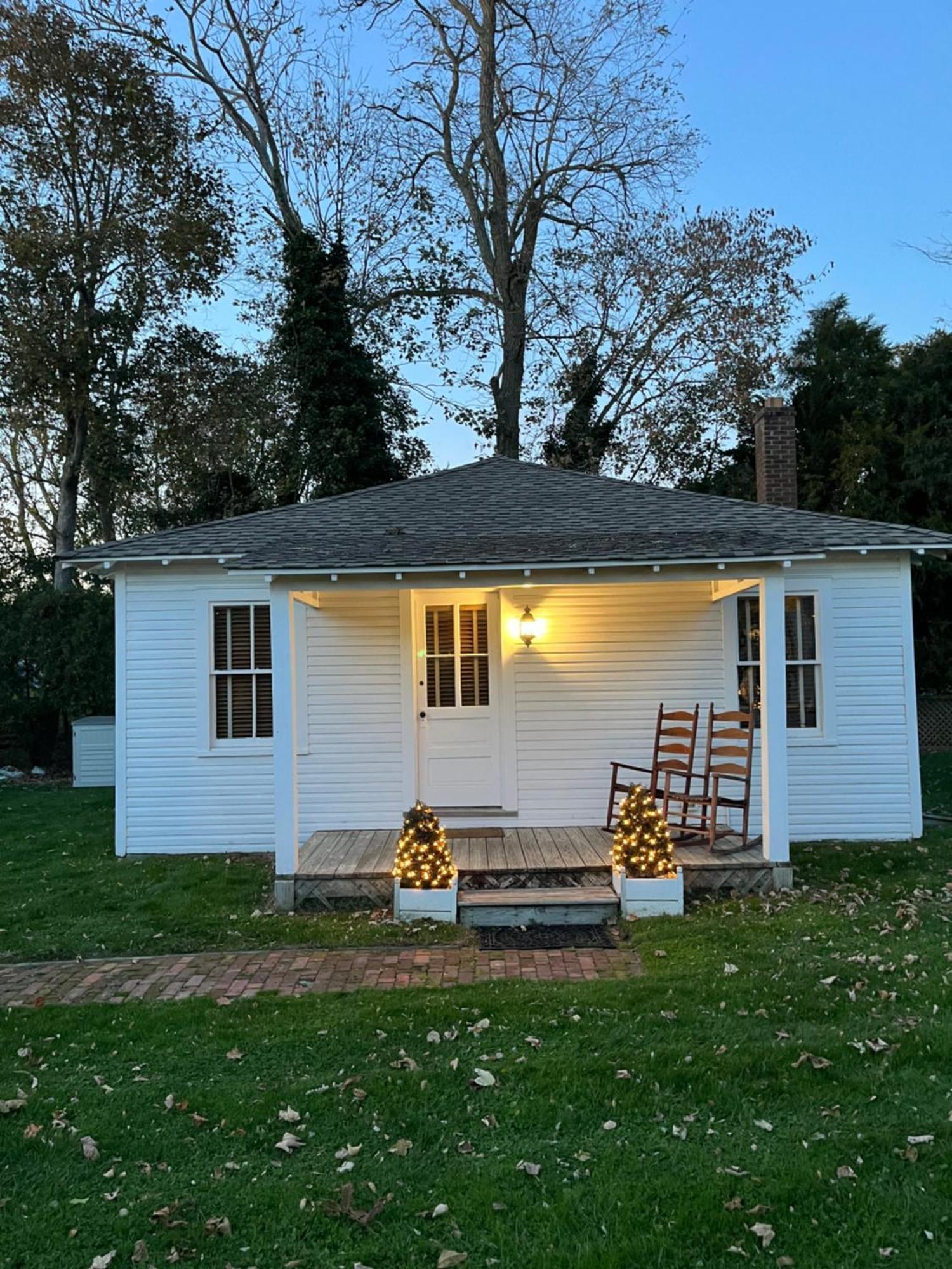 The 1708 House Bed & Breakfast Southampton Exterior photo