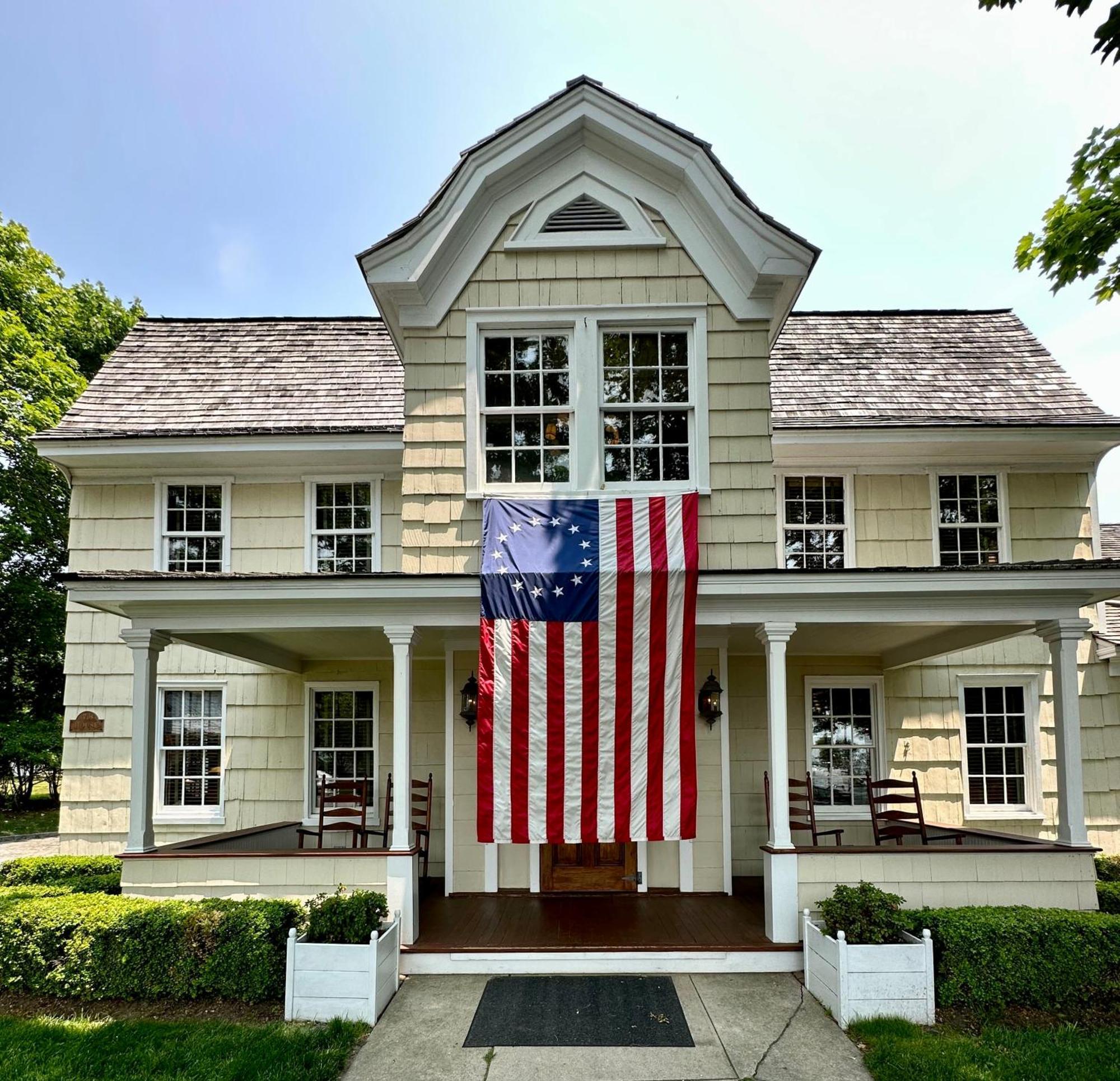 The 1708 House Bed & Breakfast Southampton Exterior photo