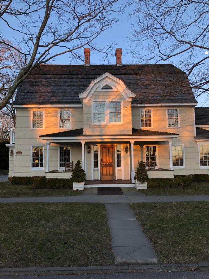 The 1708 House Bed & Breakfast Southampton Exterior photo